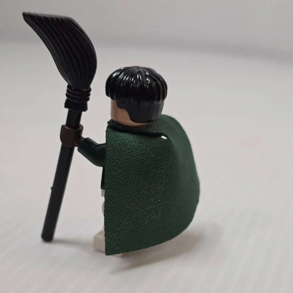 LEGO‎ Harry Potter Slytherin Student Minifigure Cape Broom